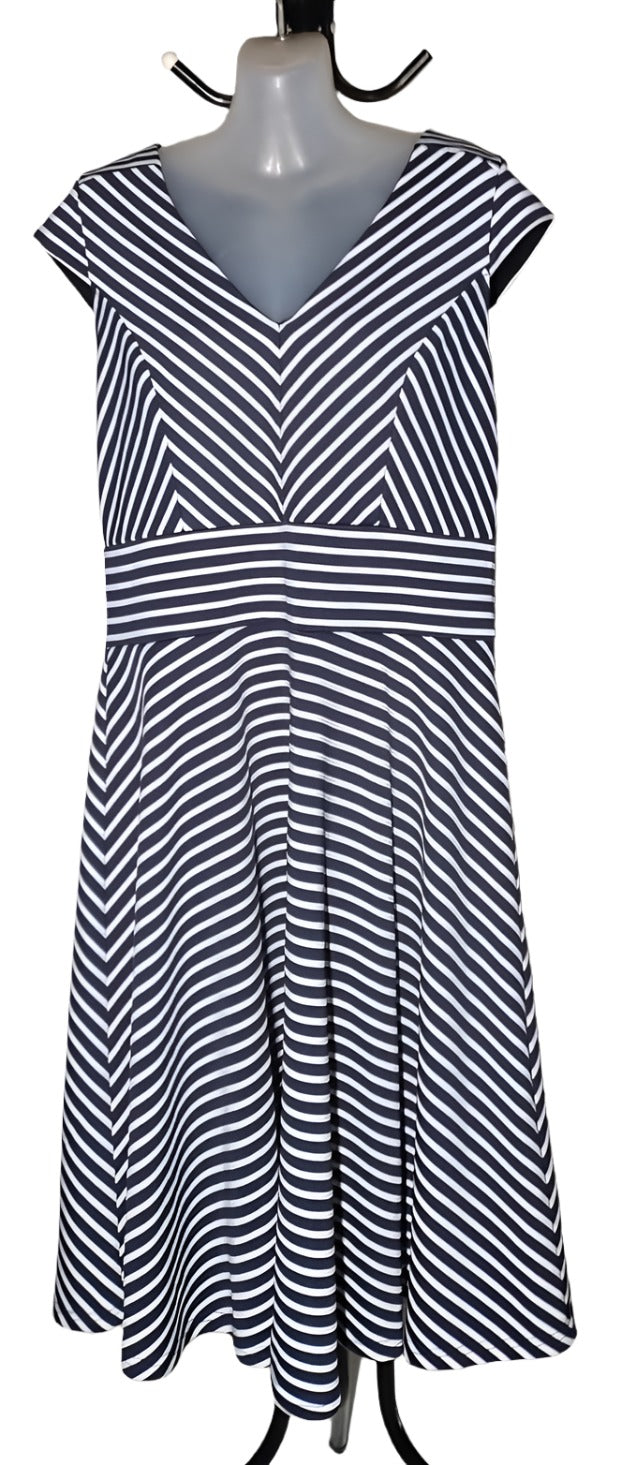 City Chic XS - V Neck Striped Fit And Flare Dress