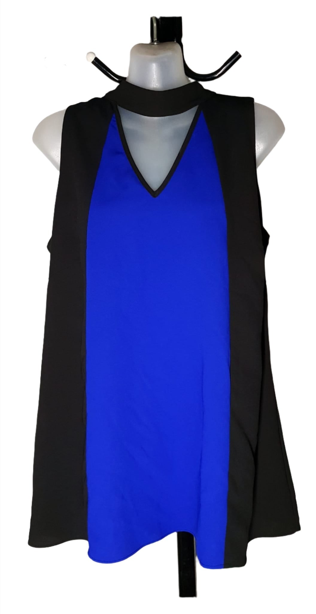 City Chic XS - Peekaboo Halter Top