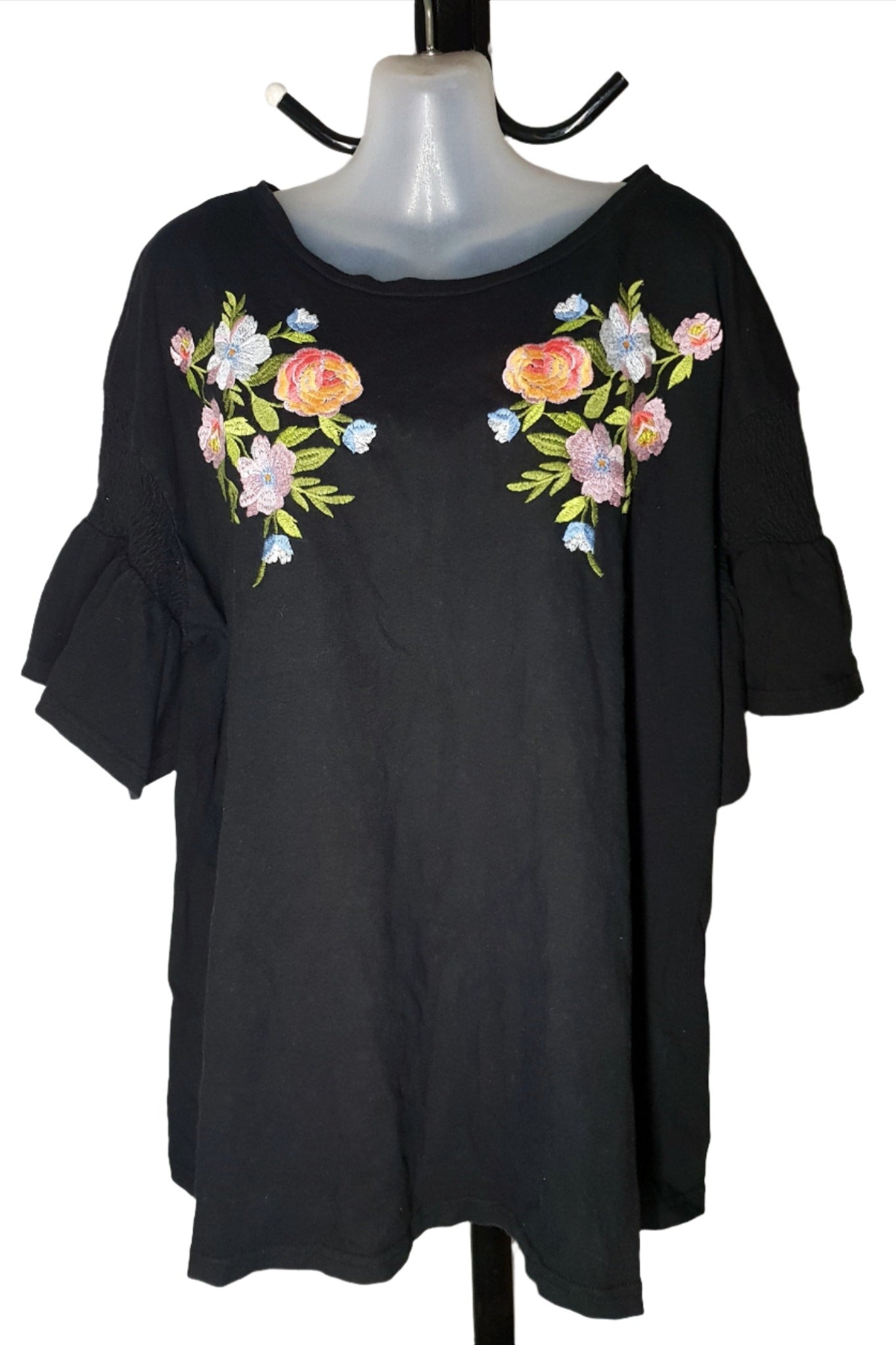 City Chic Medium - Black Floral Frill Sleeve Top