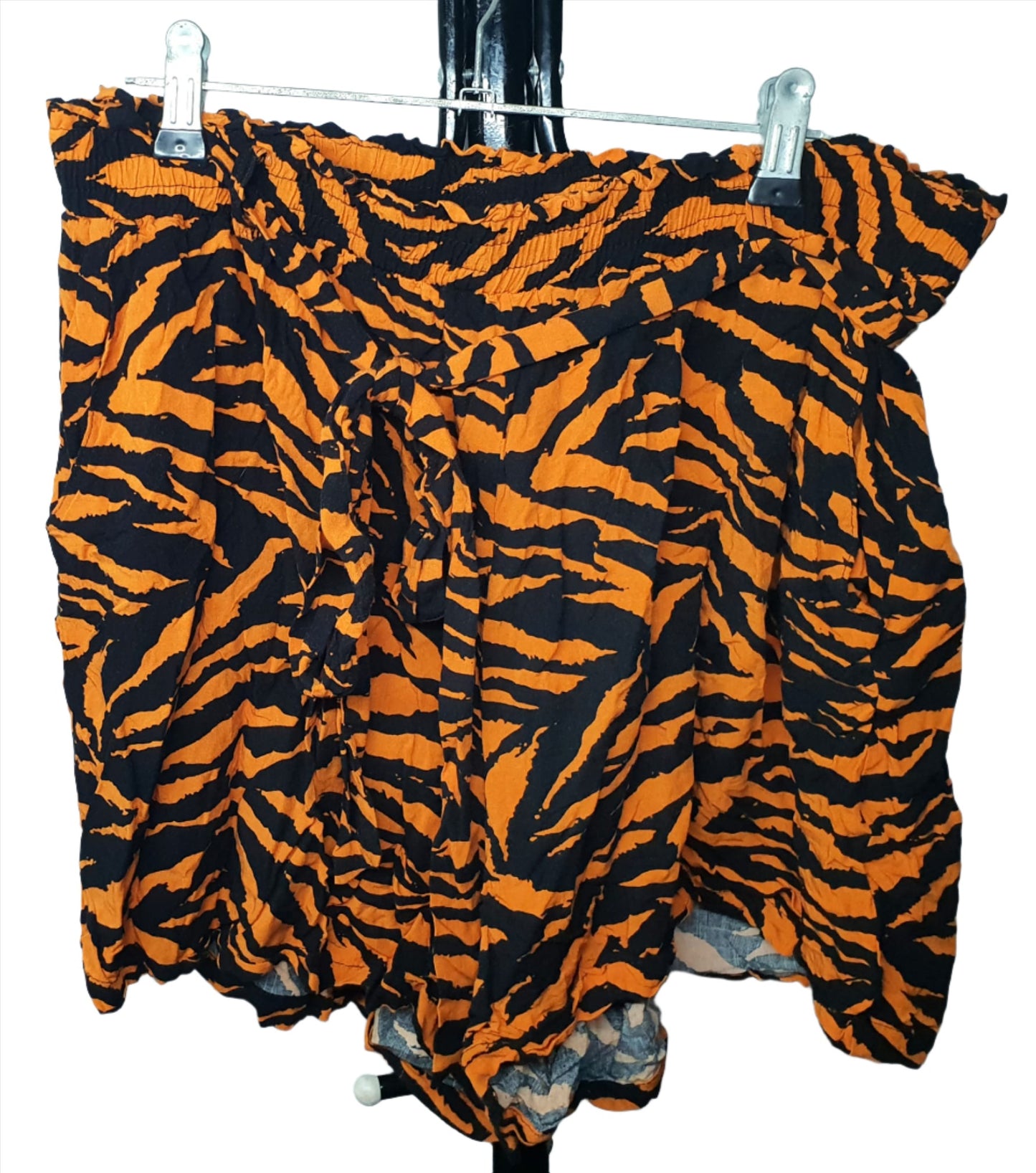 City Chic Medium - Black And Orange Tiger Print Elastic Waist Shorts With Pockets And Tie