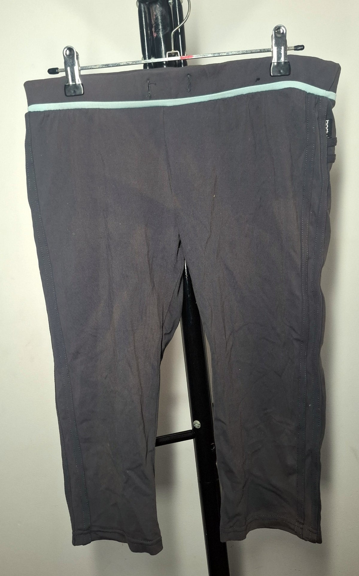 Size 12 - Stretchy 3/4 Length Capri Leggings