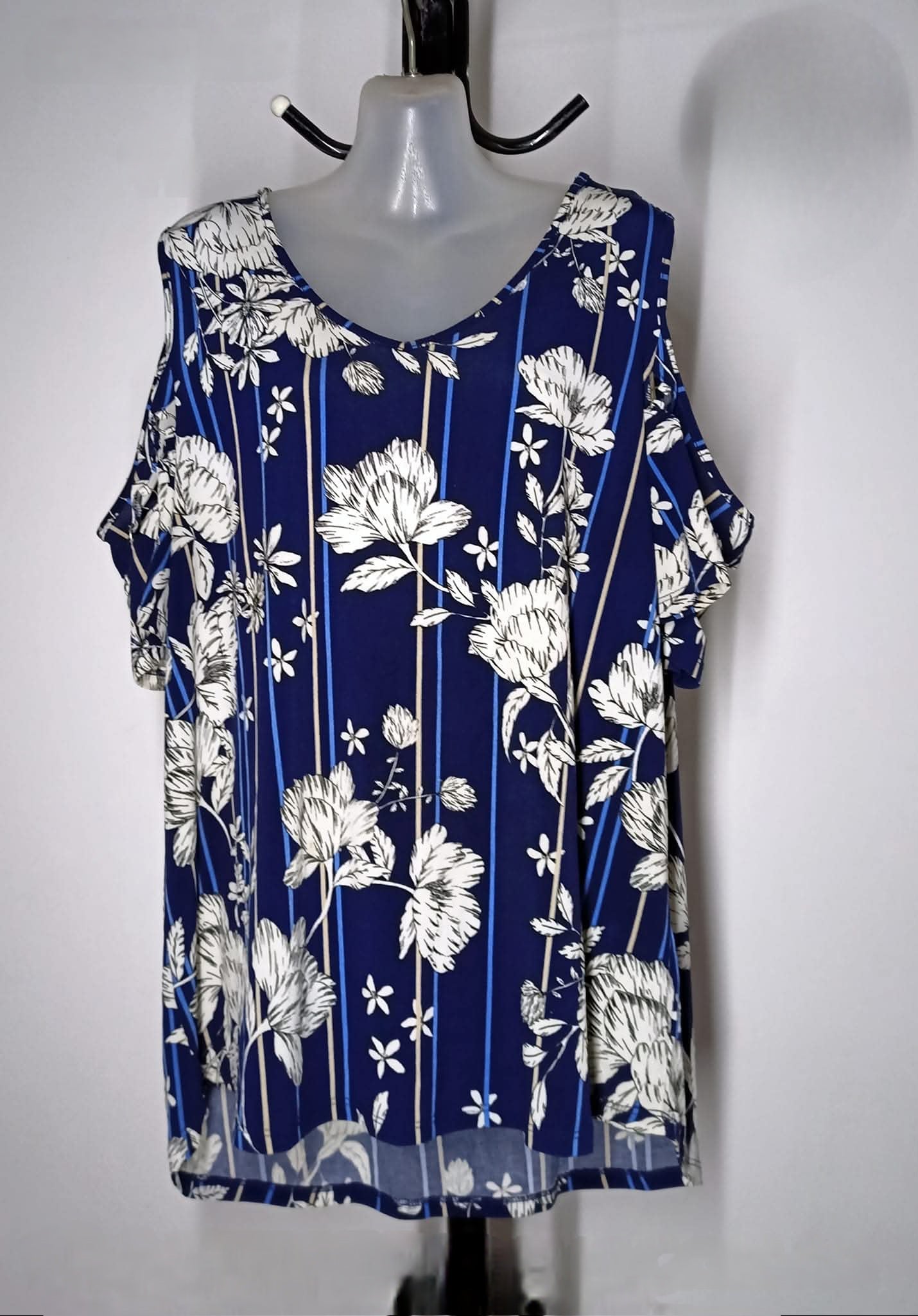Size 16 - Navy Floral Cold Shoulder Top