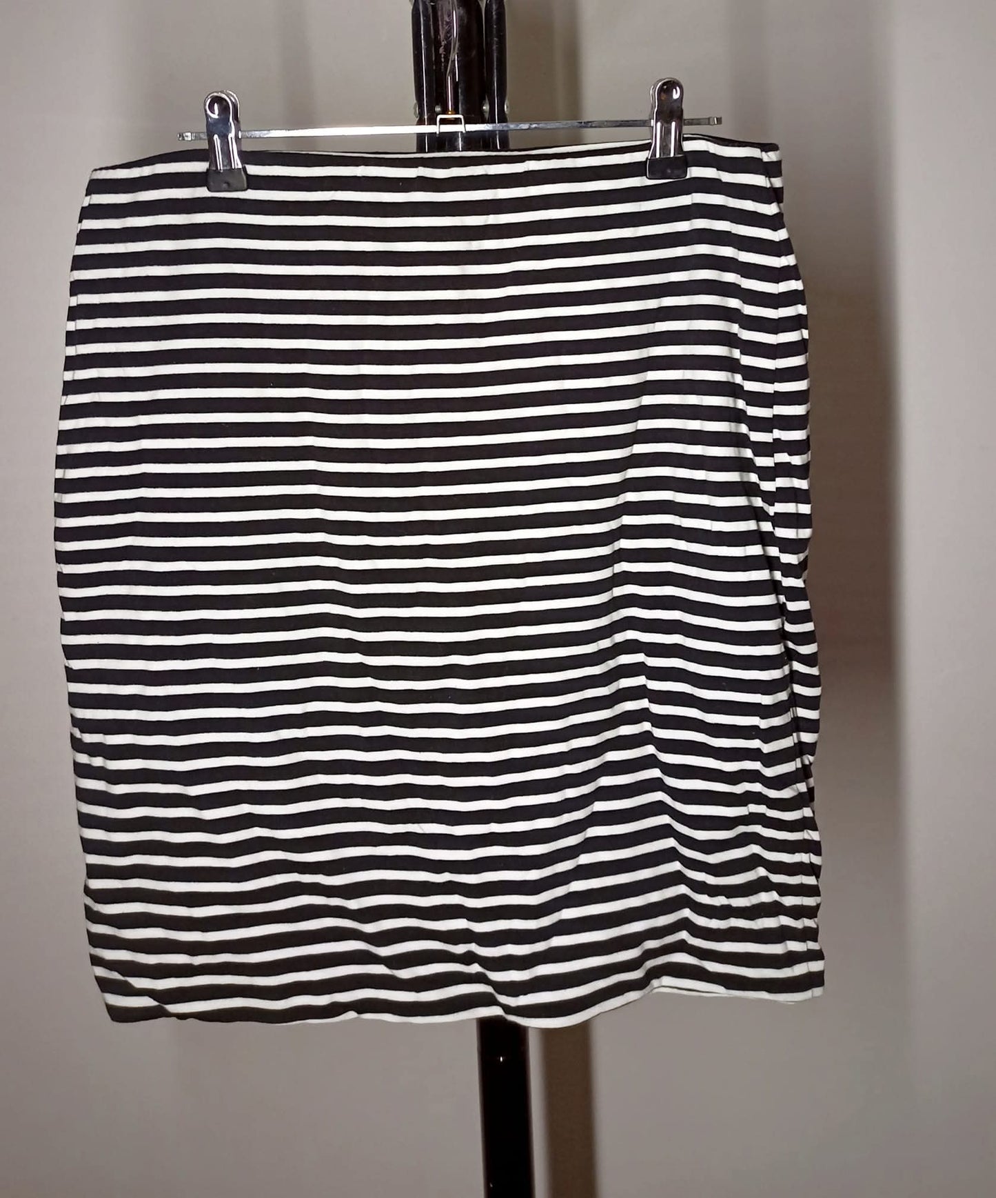 Size 16 - Black & White Striped Stretchy Skirt