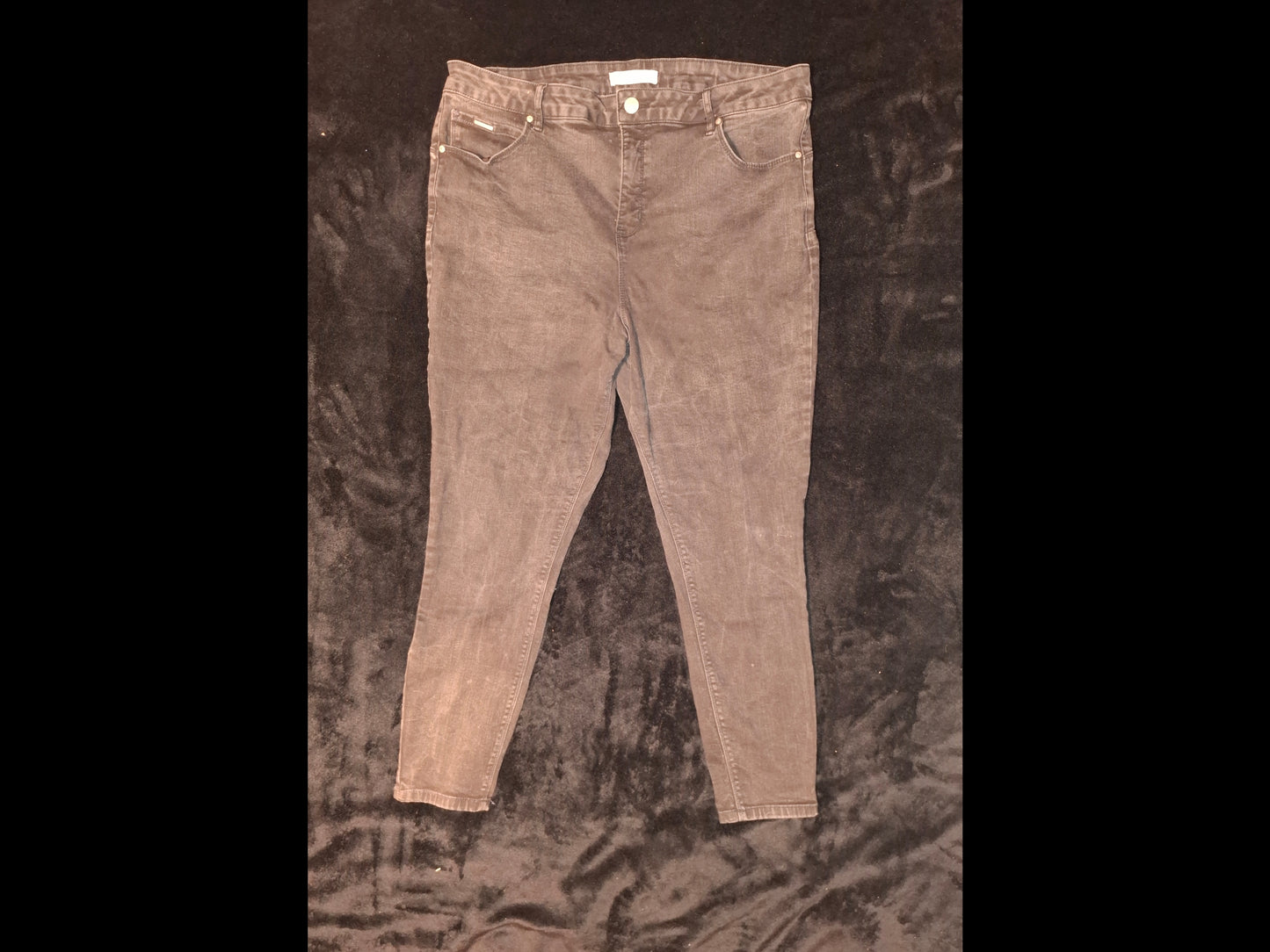 Size 20 - Black Denim Skinny Jeans With Pockets