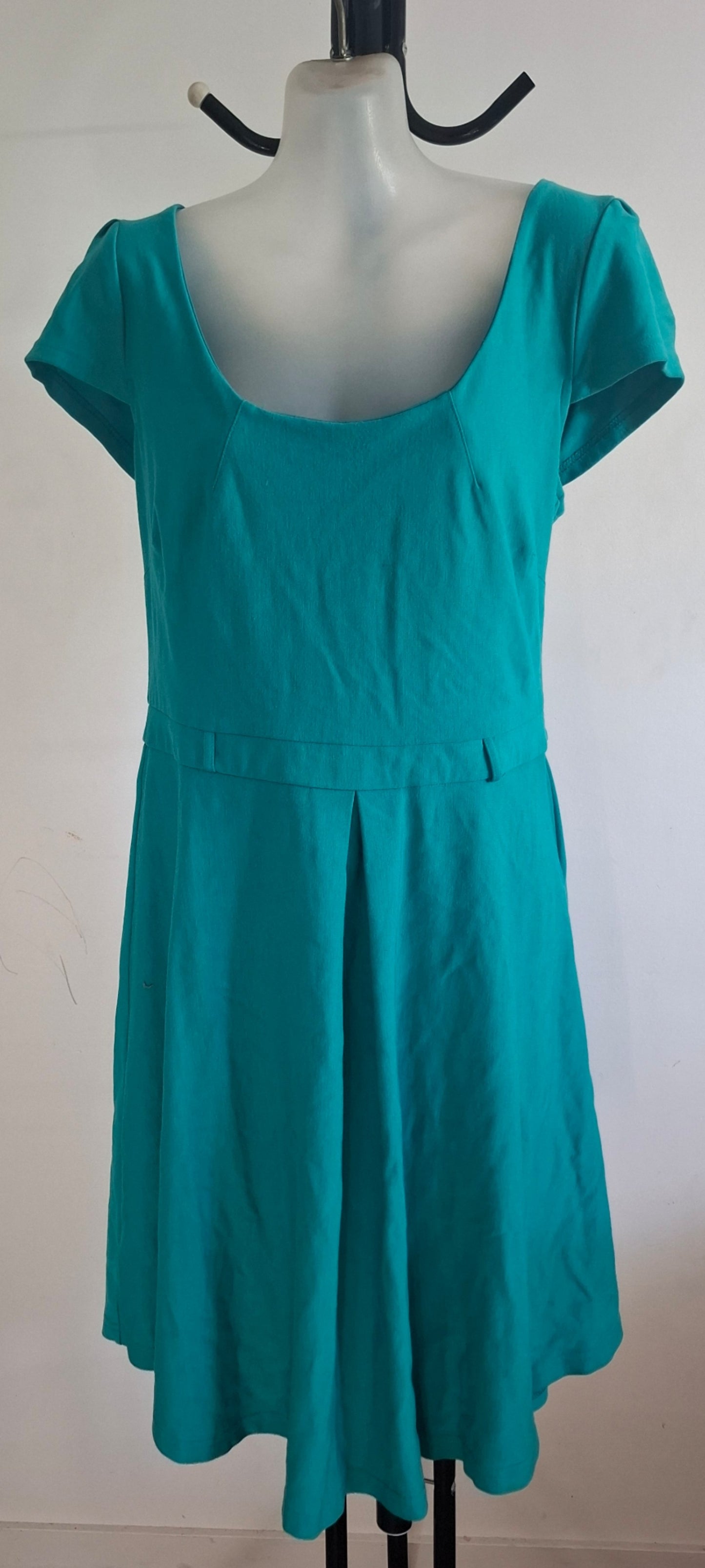 City Chic XS - Cap Sleeve Skater Fit & Flare Dress