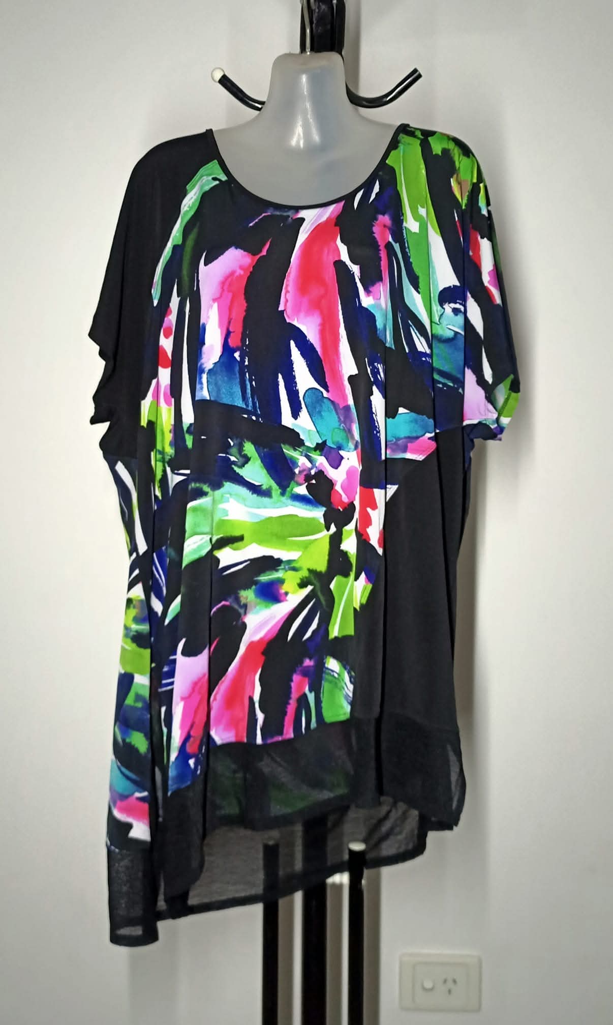 Size 18 - Colourful Tunic Top