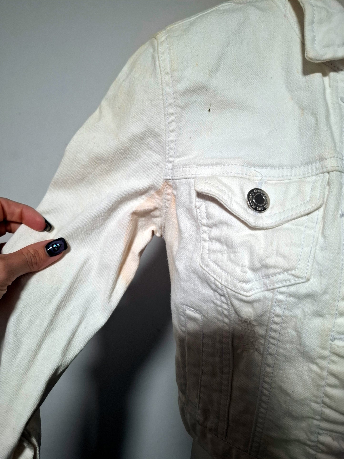 Size 8 - White Distressed Denim Jacket With Pockets - FREE