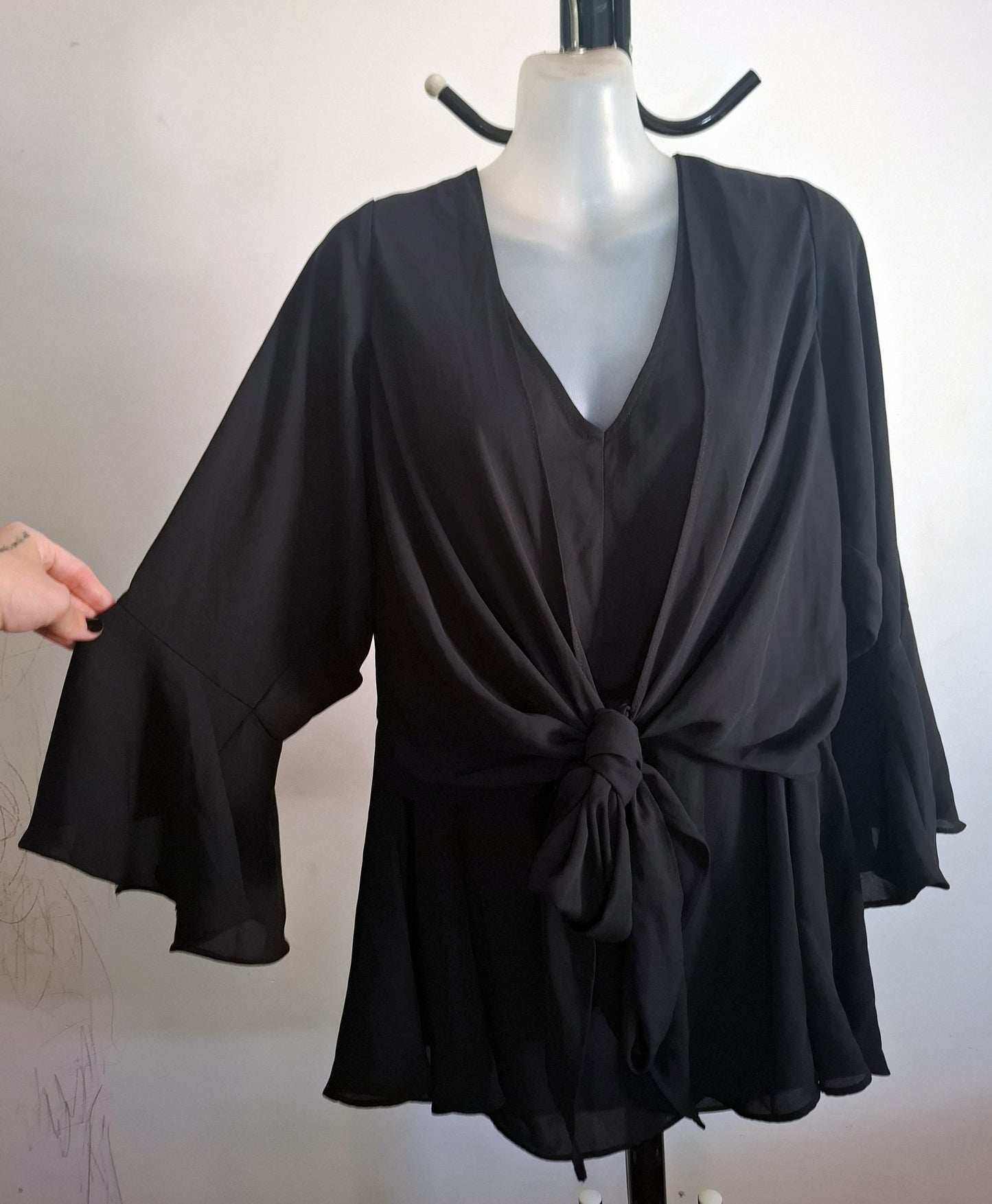 City Chic Medium - Black Tie Front Top With Sleeves