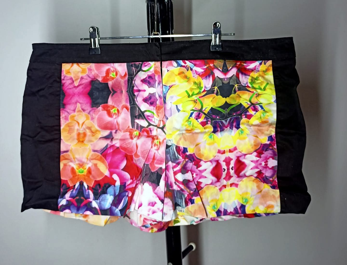 Size 16 - Floral Shorts