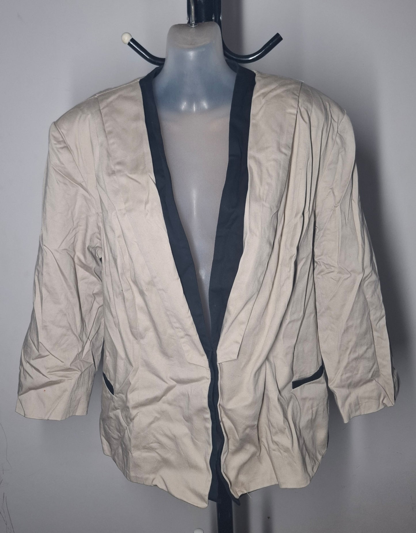 City Chic Large - Beige & Black Jacket