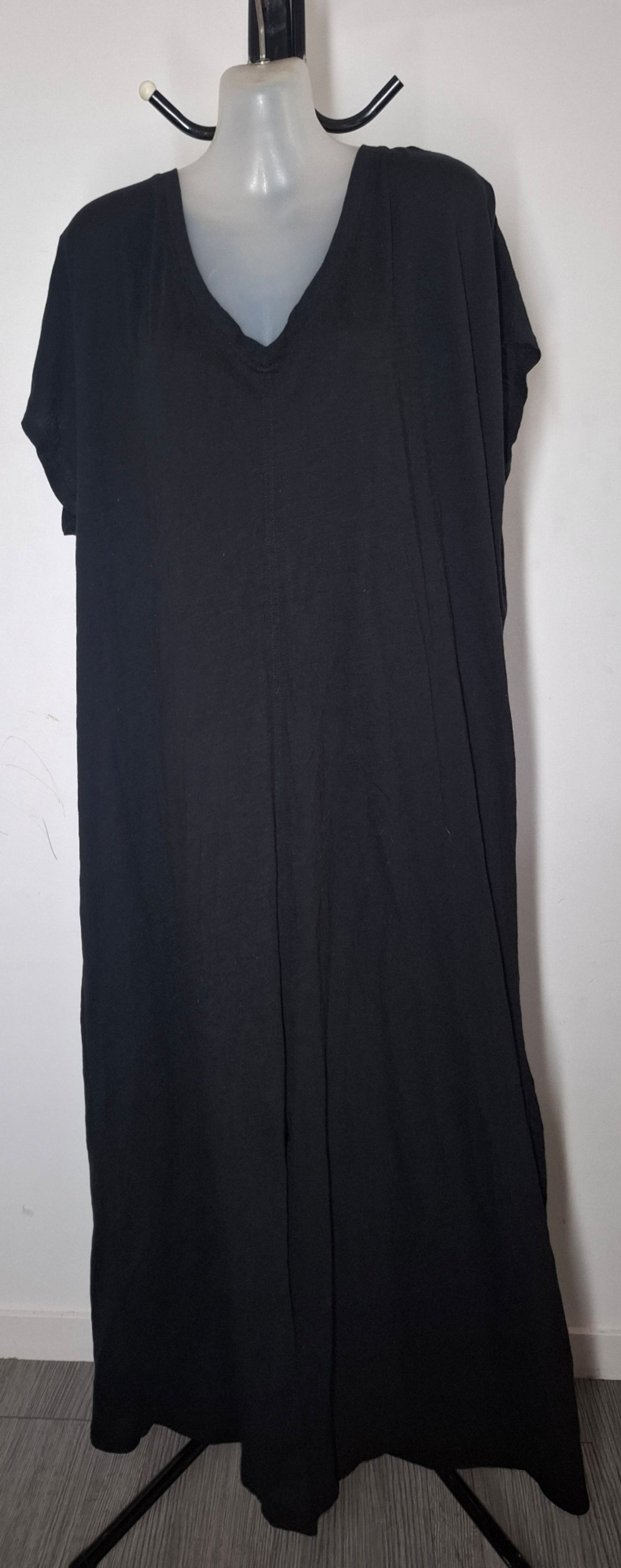 Size 20 - Black Stretchy Dress With Sleeves
