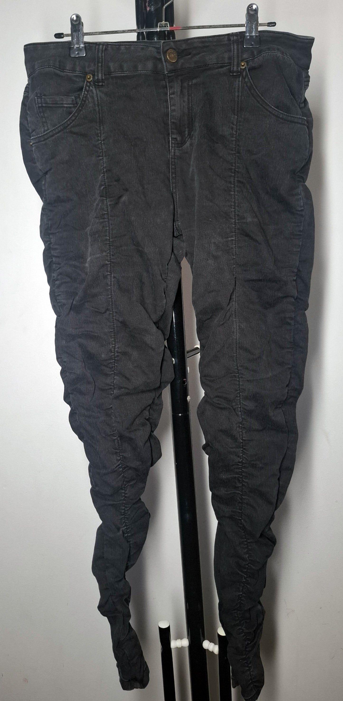Size 12 - Black Stretchy Denim Ruched Skinny Jeans With Pockets