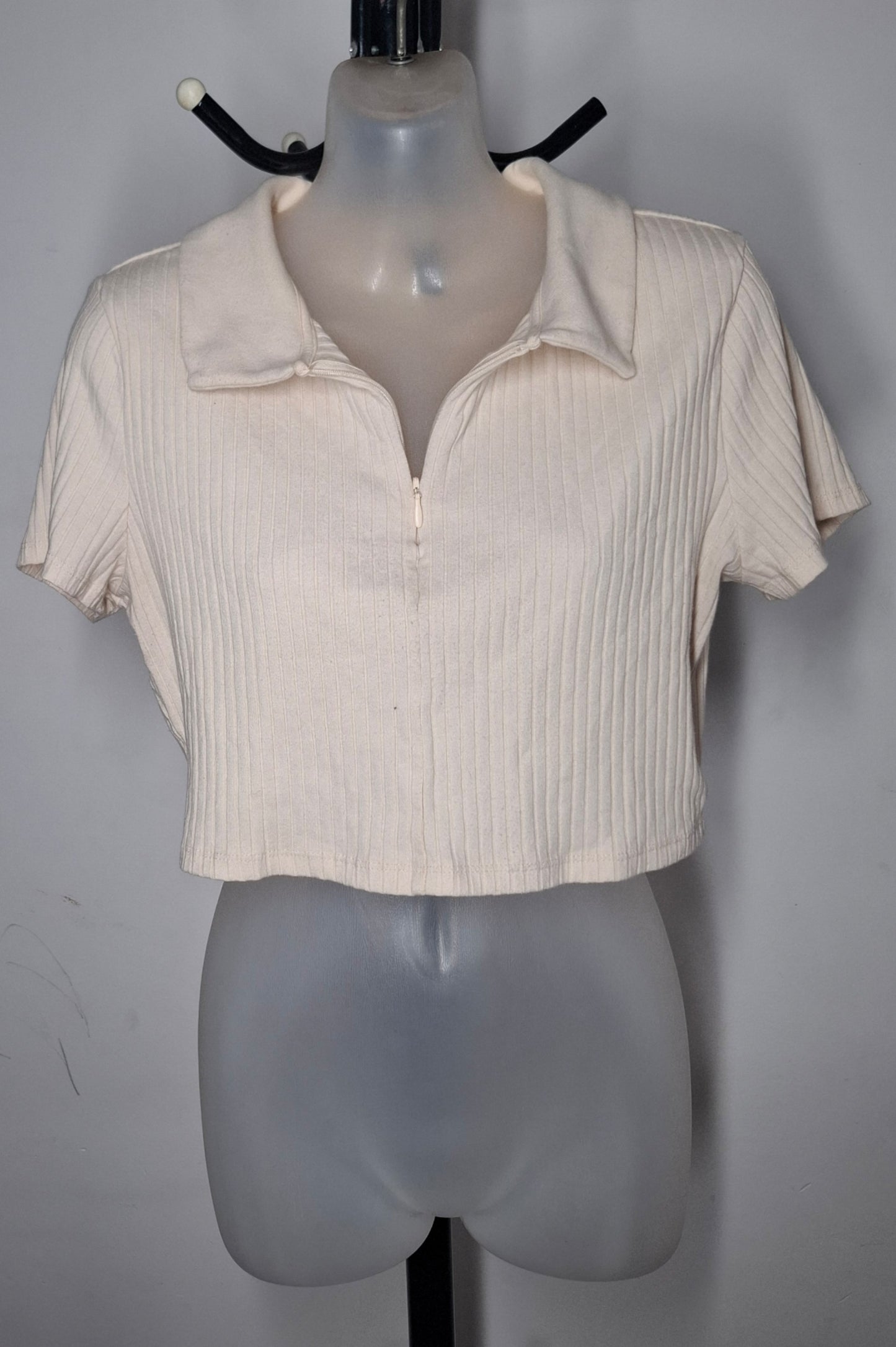 Size 10 - Stretchy Cropped Collared Zip Up Top