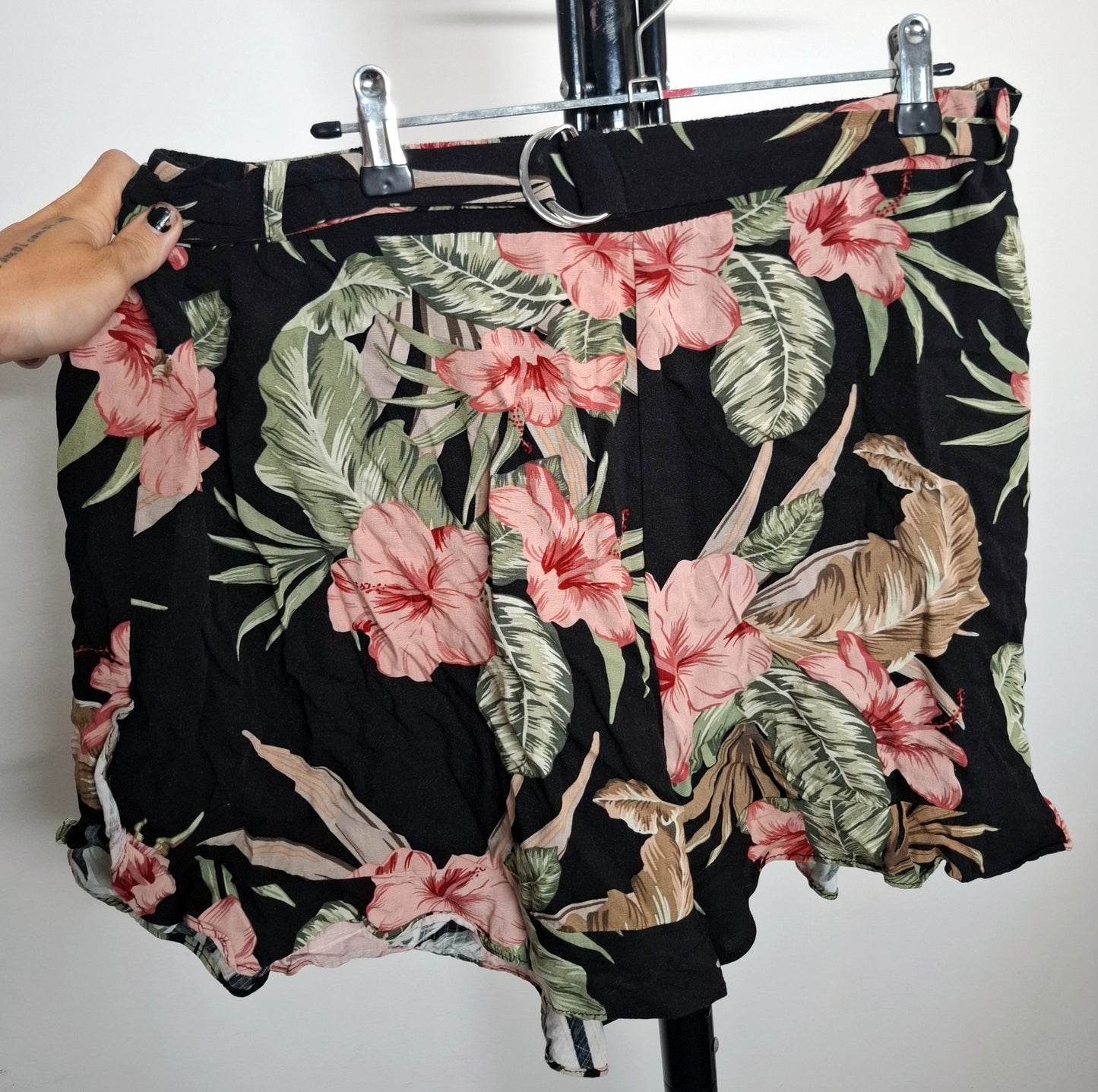 City Chic Small - Floral Buckle Shorts