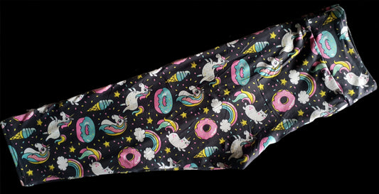 Deluxe - Black Unicorn Buffet - 3/4 Length Leggings