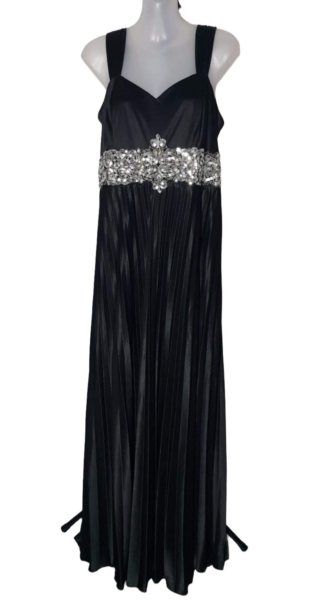 City Chic XS - Black Pleated Maxi Dress