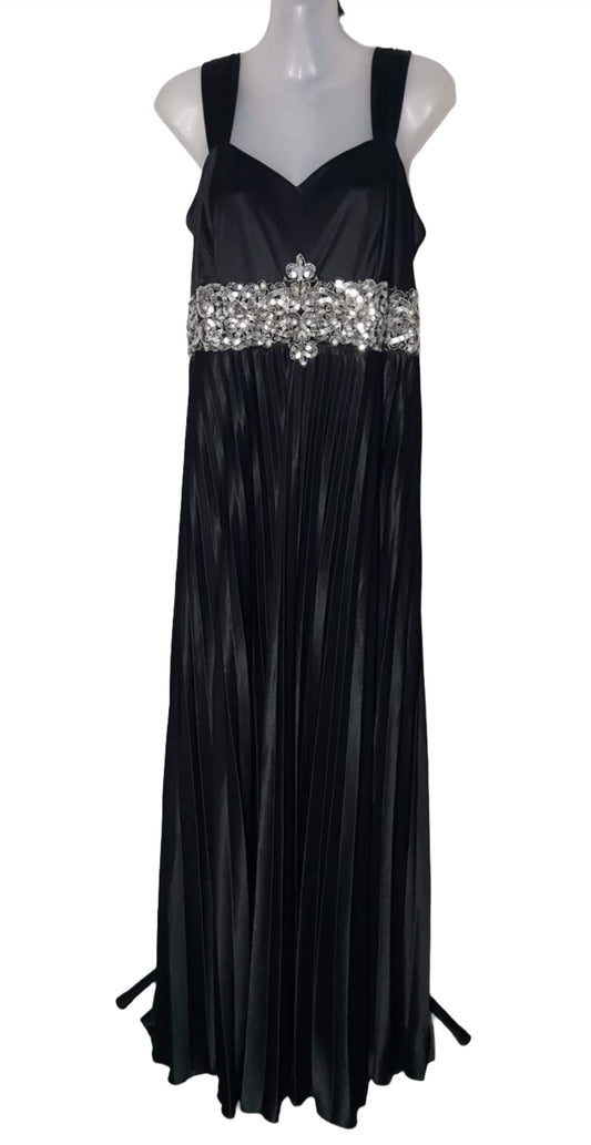 City Chic XS - Black Pleated Maxi Dress