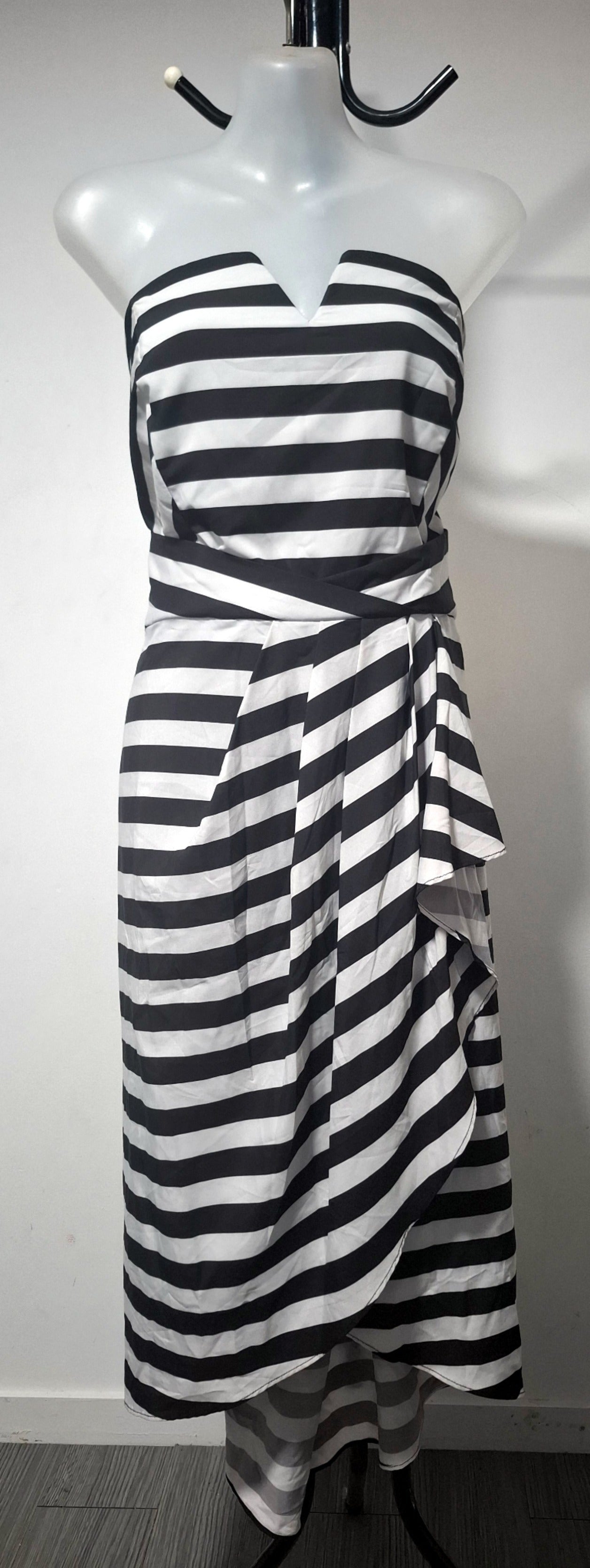 City Chic Medium - Striped Strapless Deep V Dress