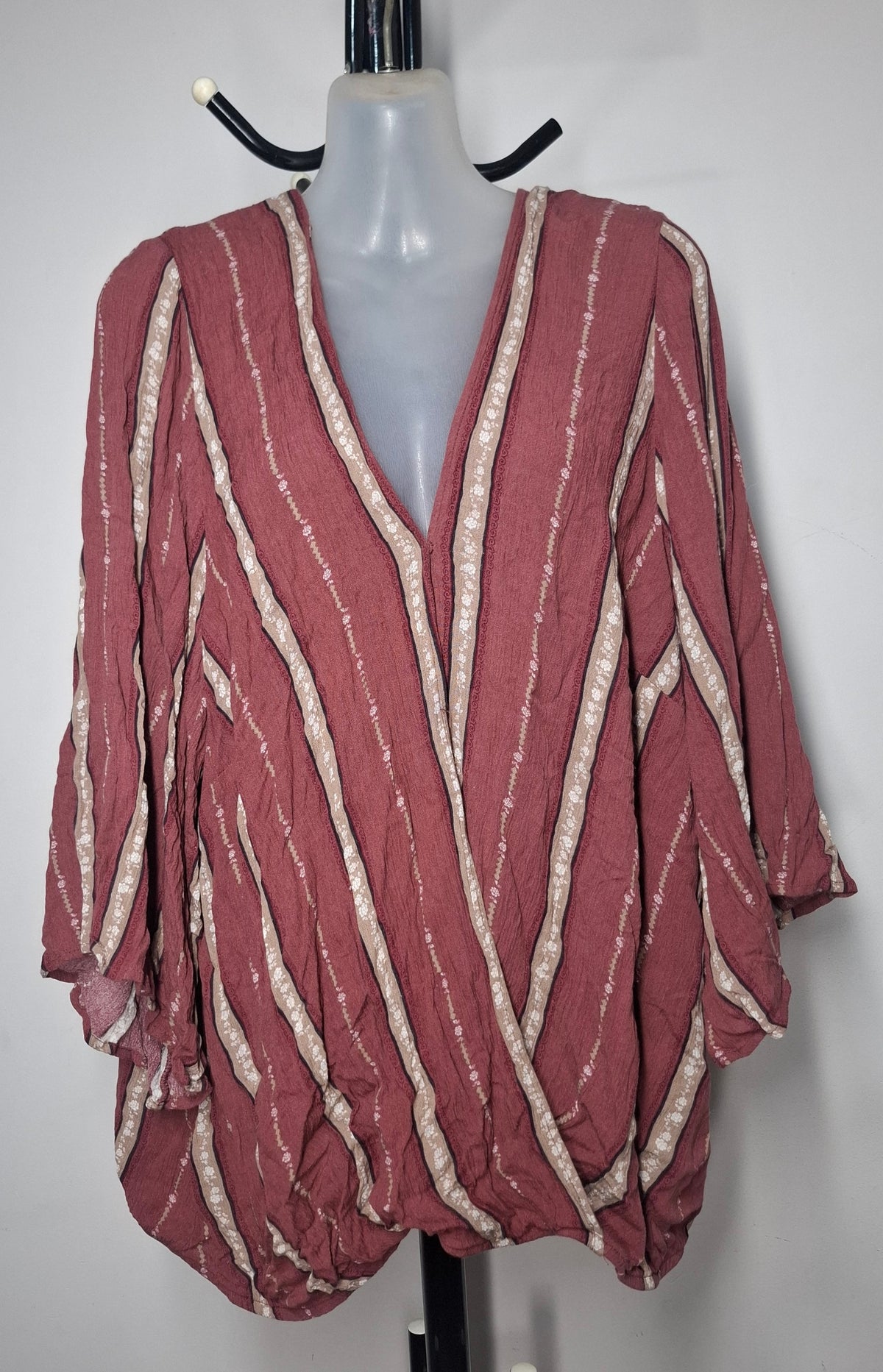 City Chic Large - Faux Wrap Top