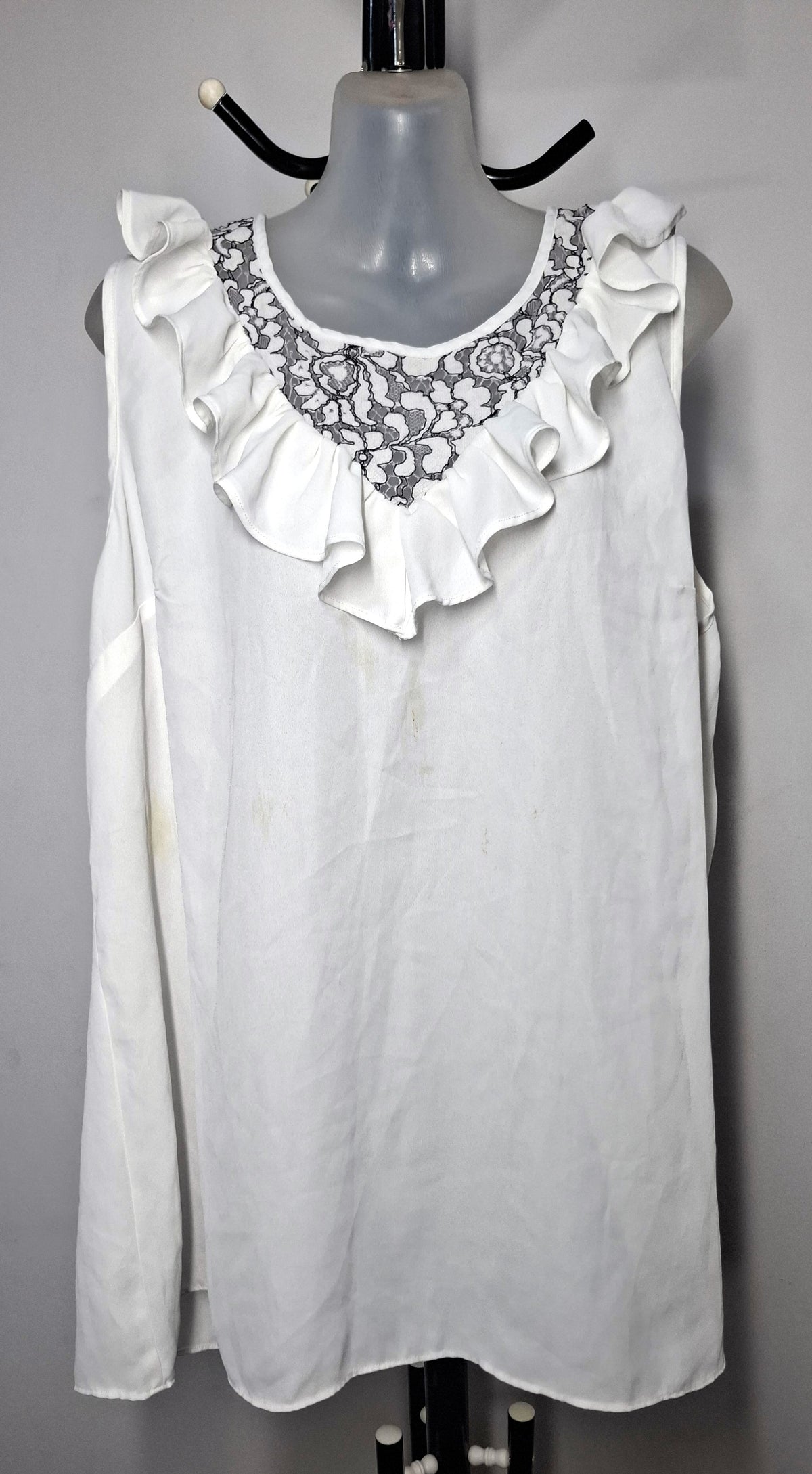 City Chic Medium - White Lace Frill Top - *has a mark*