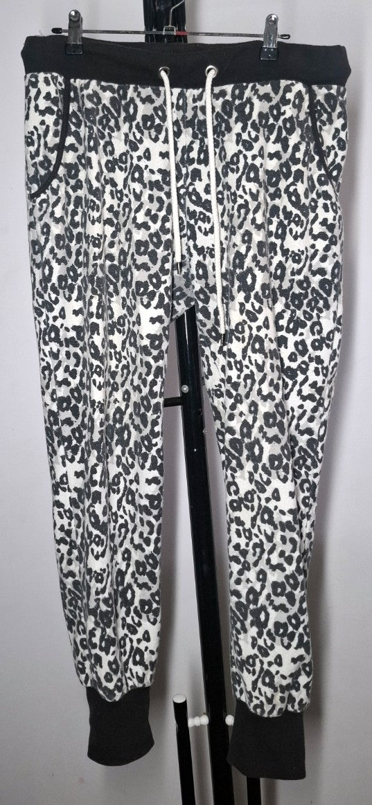 Size 14 - Leopard Print Pants With Pockets & Drawstring