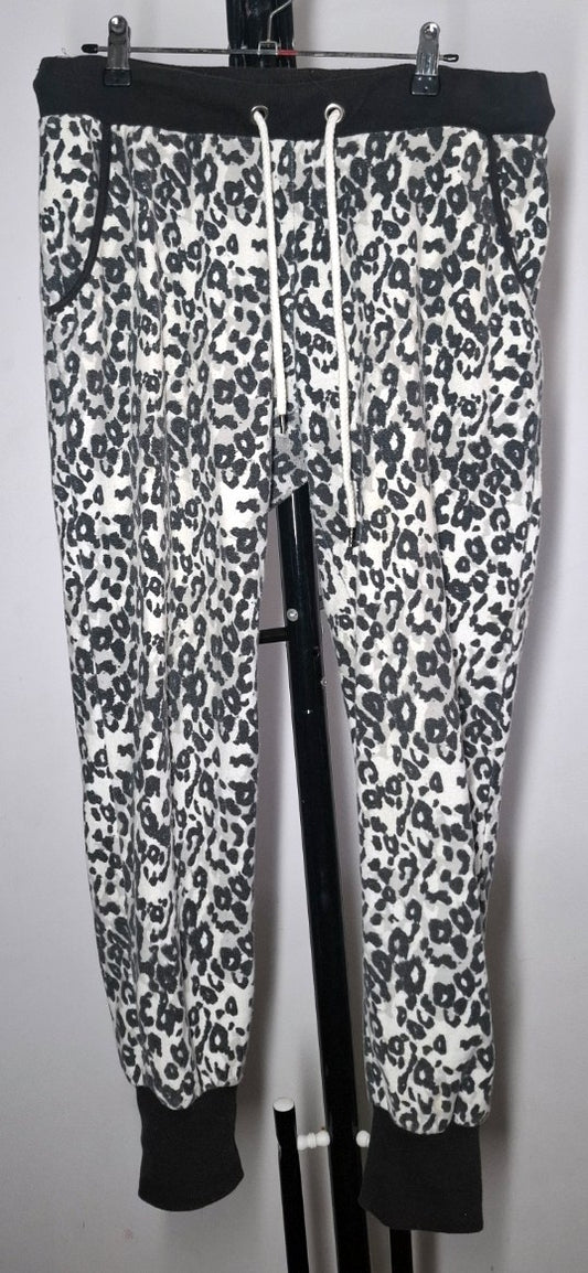 Size 14 - Leopard Print Pants With Pockets & Drawstring