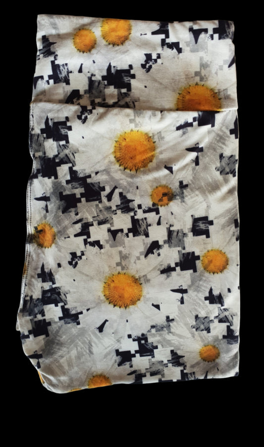 Deluxe - Daisy - 3/4 Length Leggings