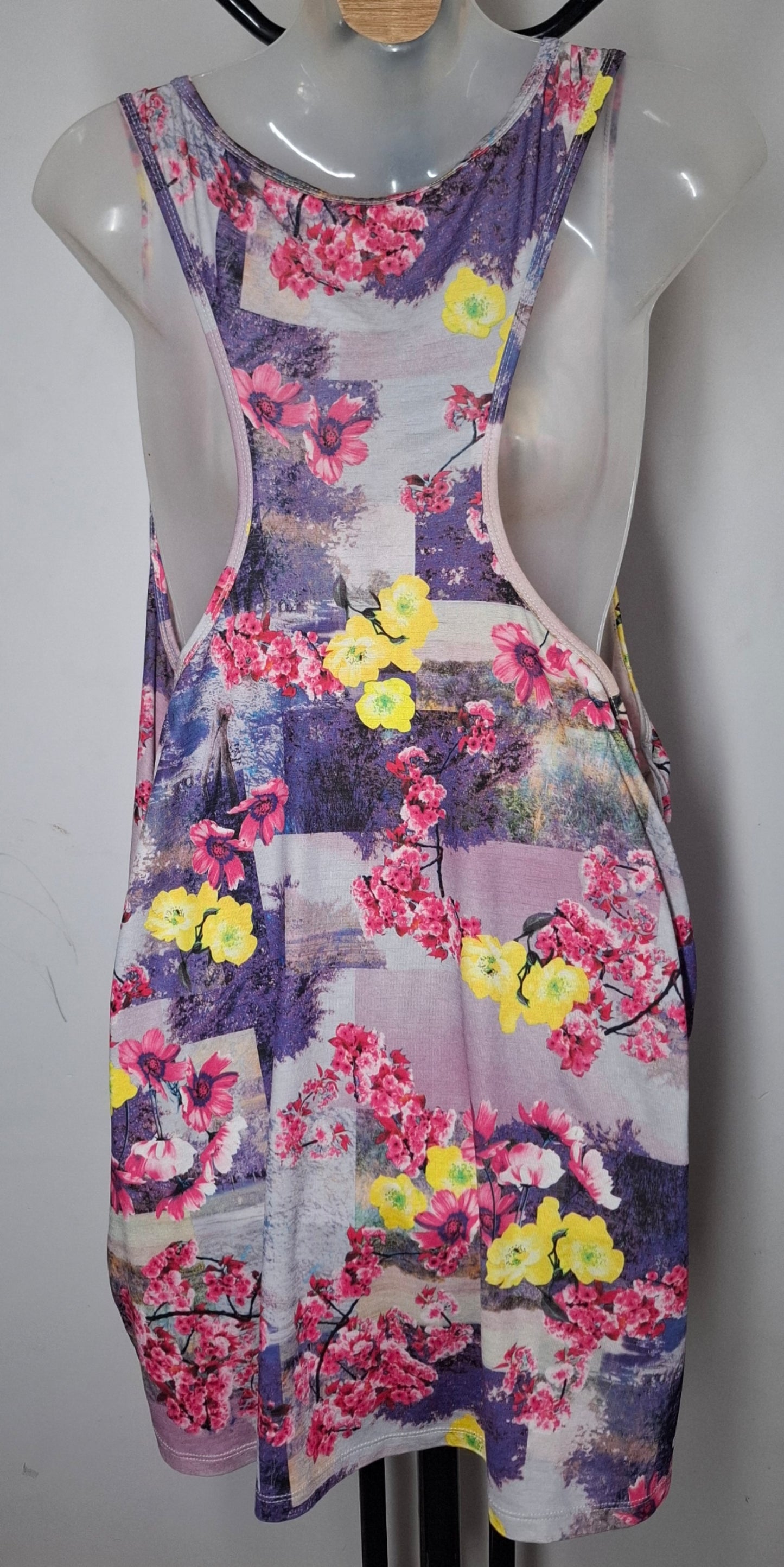 Size 20 - Floral Lightweight Racerback Stretchy Top