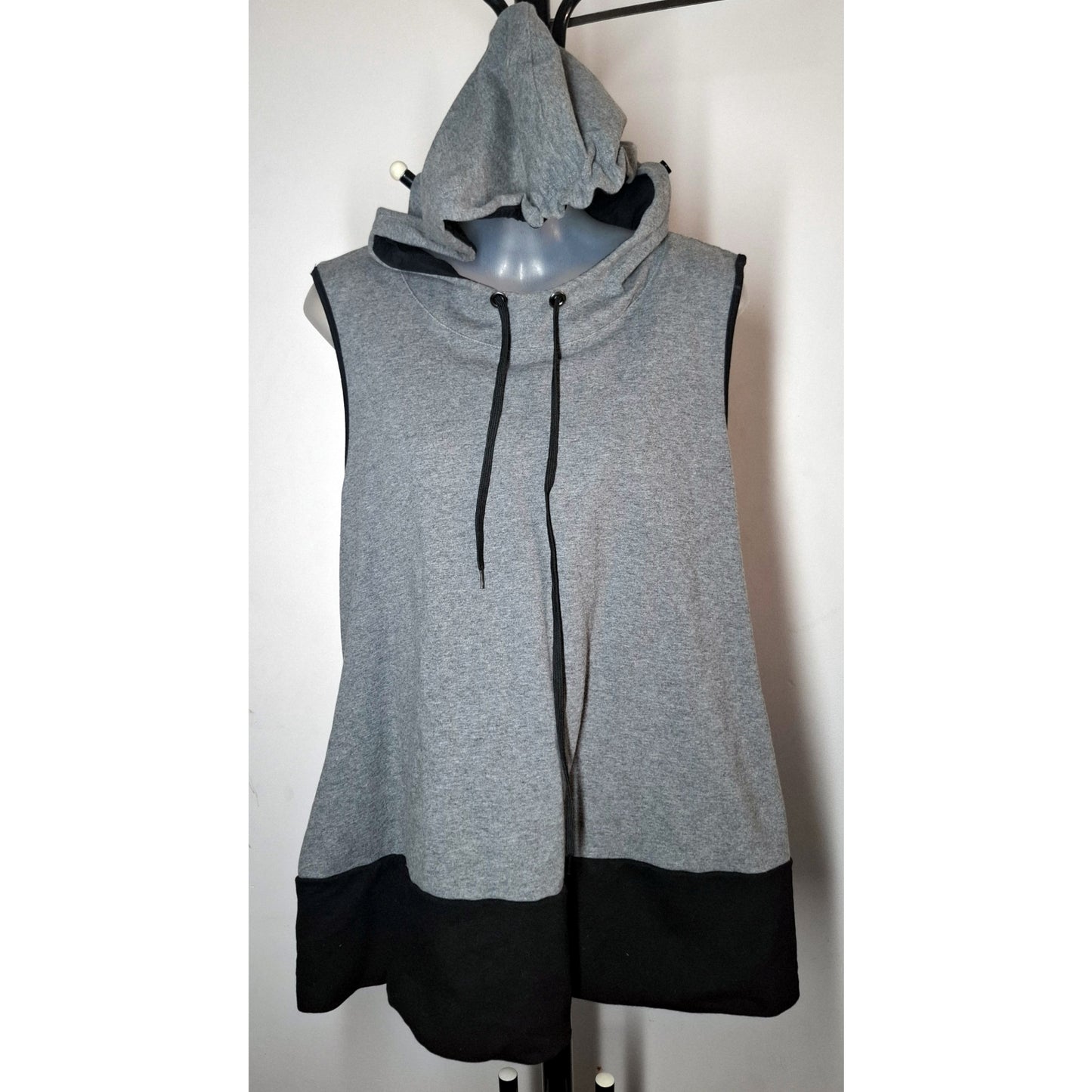 City Chic Medium - Gray Hooded Criss Cross Back Top