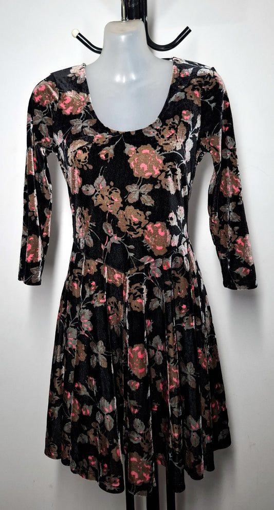 Size 8 - Black Floral Velvet Skater Fit & Flare Dress With Sleeves