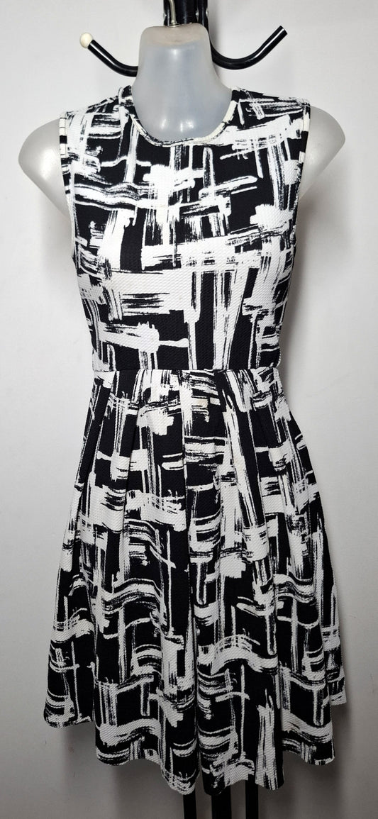Size 10 - Black & White Skater Fit & Flare Dress