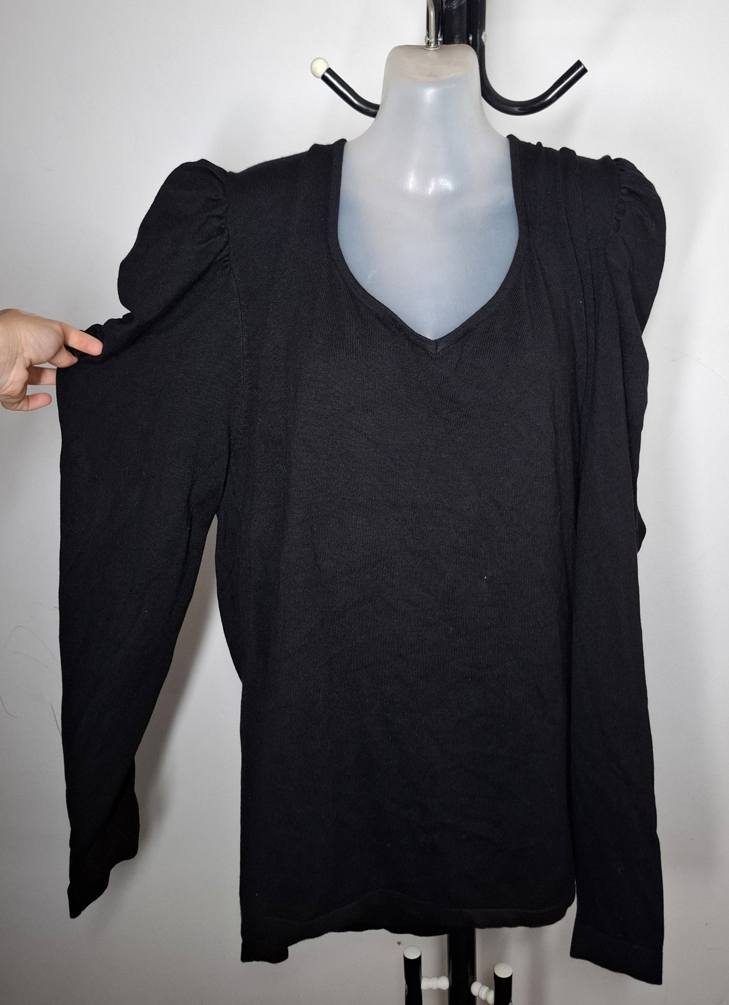 City Chic XL - Stretchy Black Ruched Shoulder Long Sleeved Top