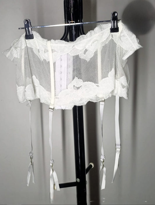 Size 16 - White Lace Garter
