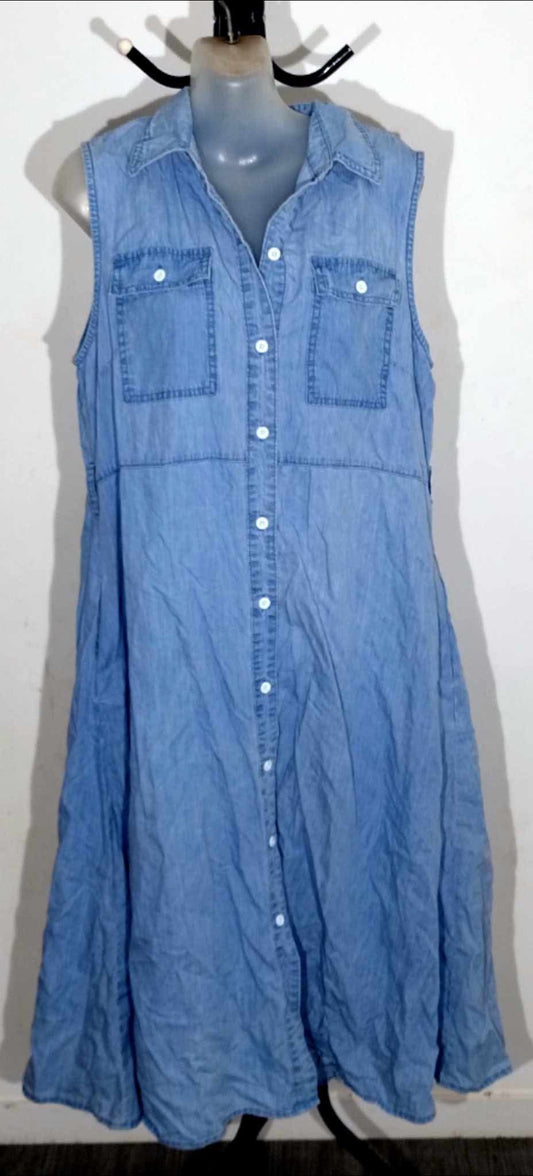 City Chic XS - Button Up Dress