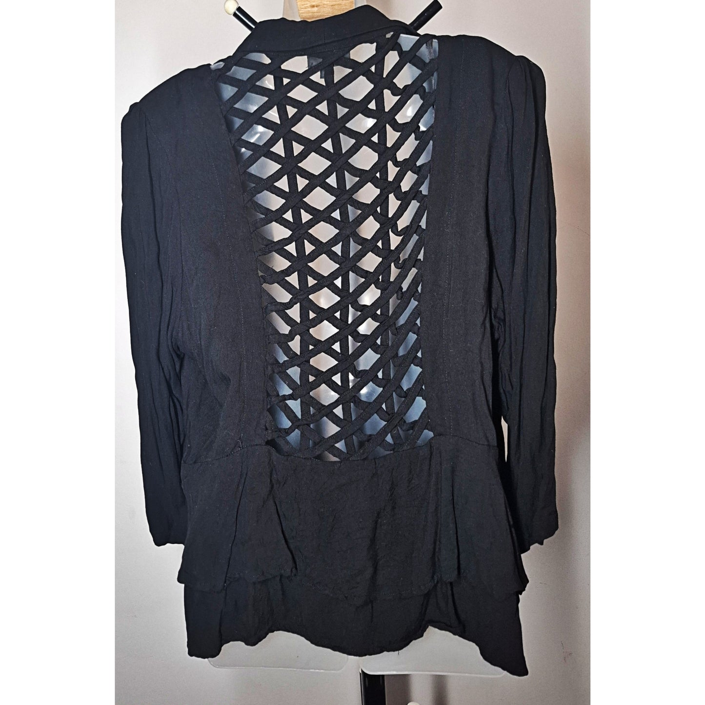 City Chic Medium - Black Cutout Back Jacket