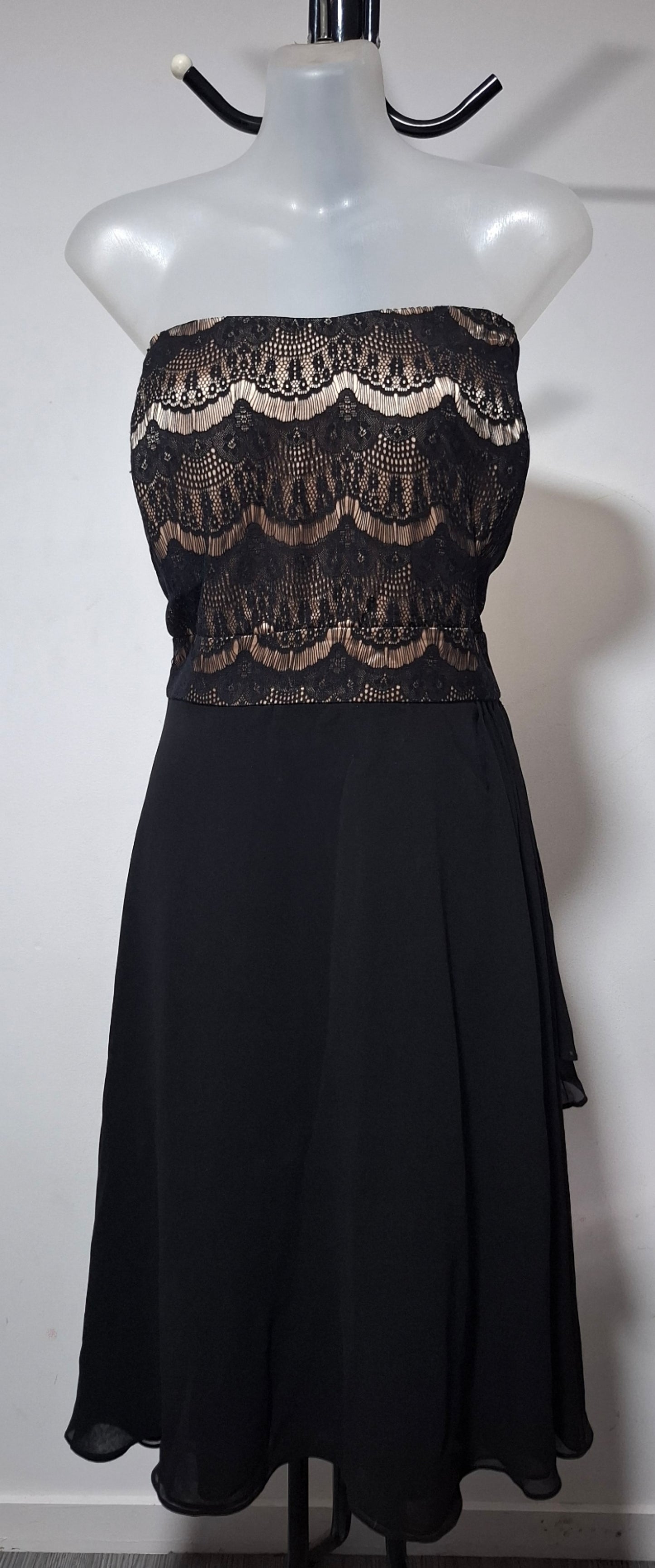 City Chic Medium - Strapless Lace Dress