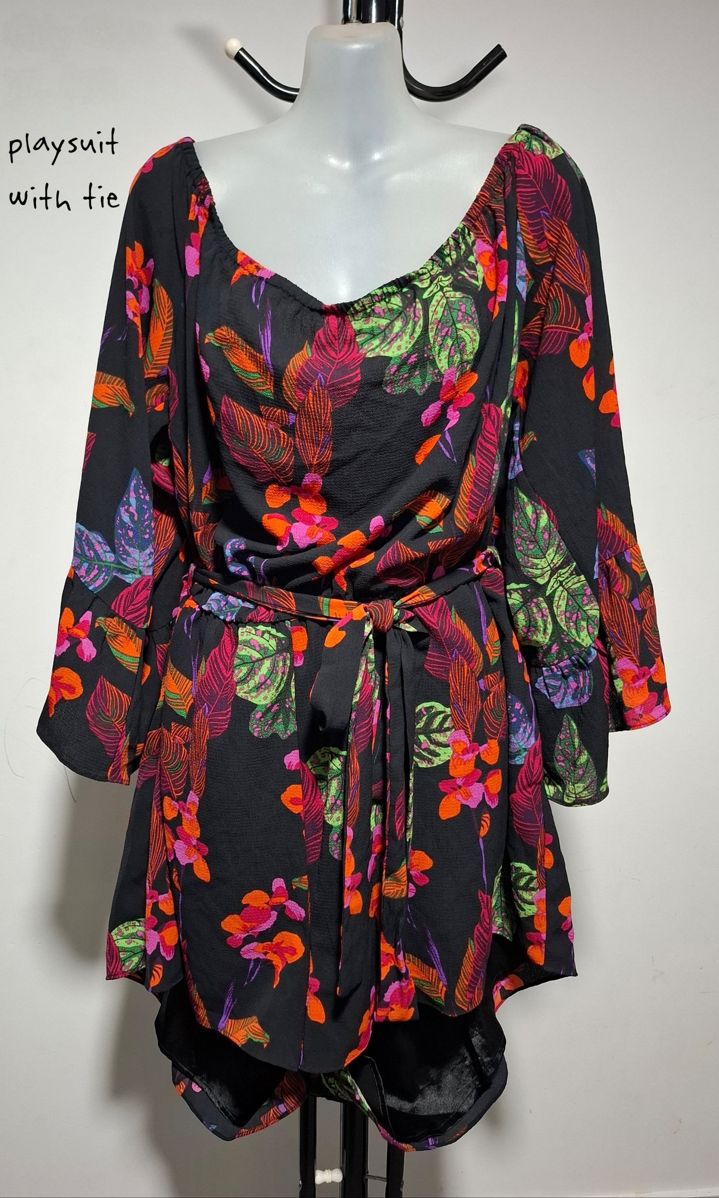 City Chic XL - Black Floral Off Shoulder Playsuit With Sleeves And Tie