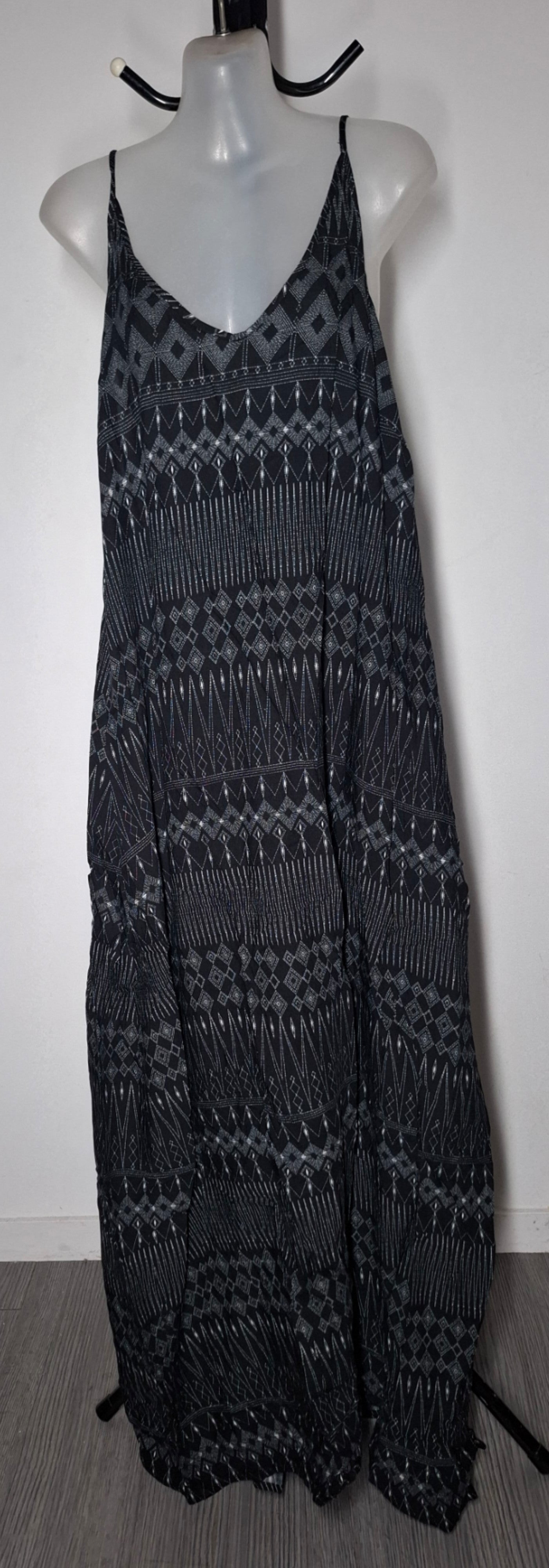 City Chic Medium - Maxi Dress With Pockets