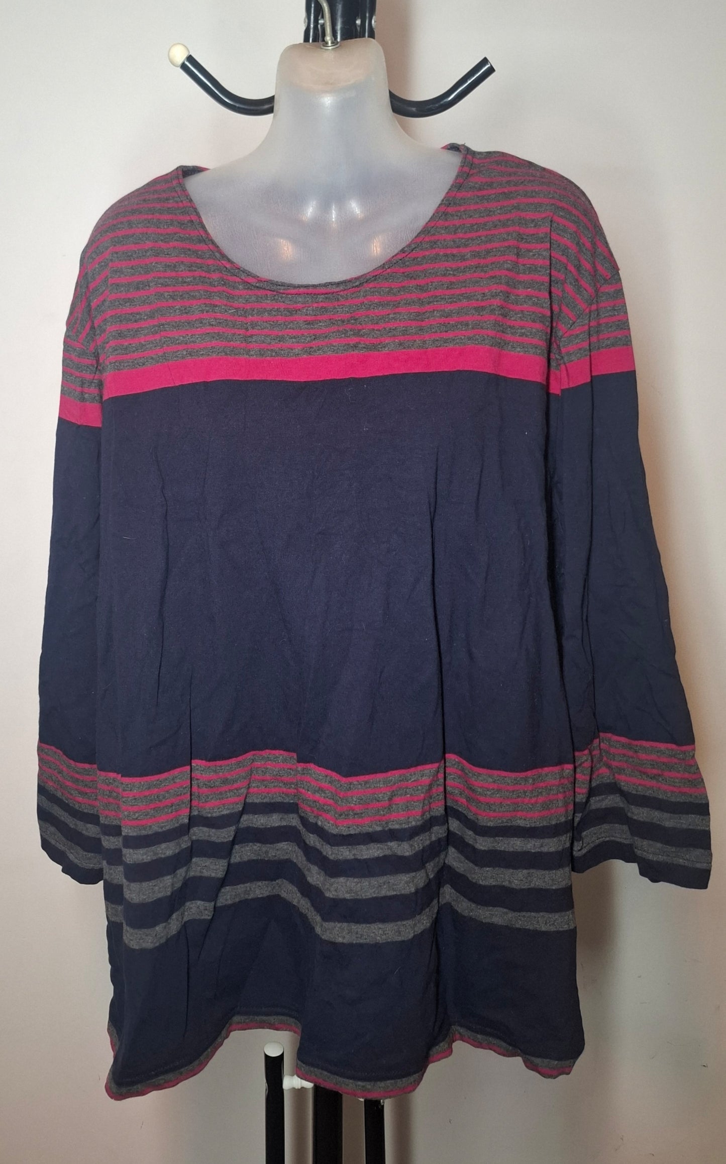 Size 26 - Stretchy Long Sleeved Top