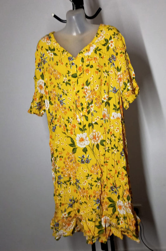 Size 18 - Floral Dress With Sleeves