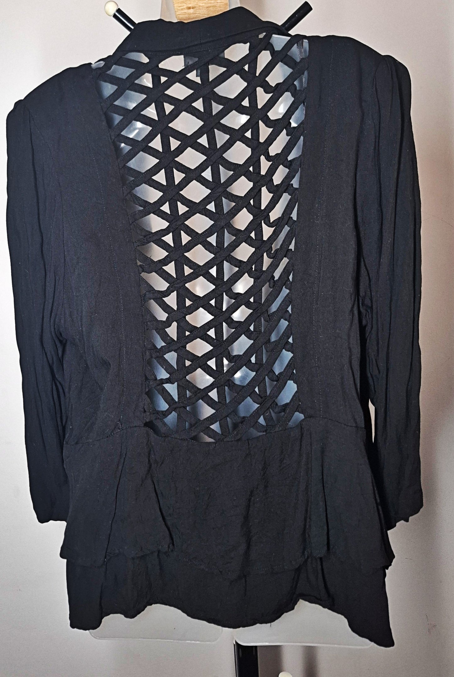 City Chic Medium - Black Cutout Back Jacket