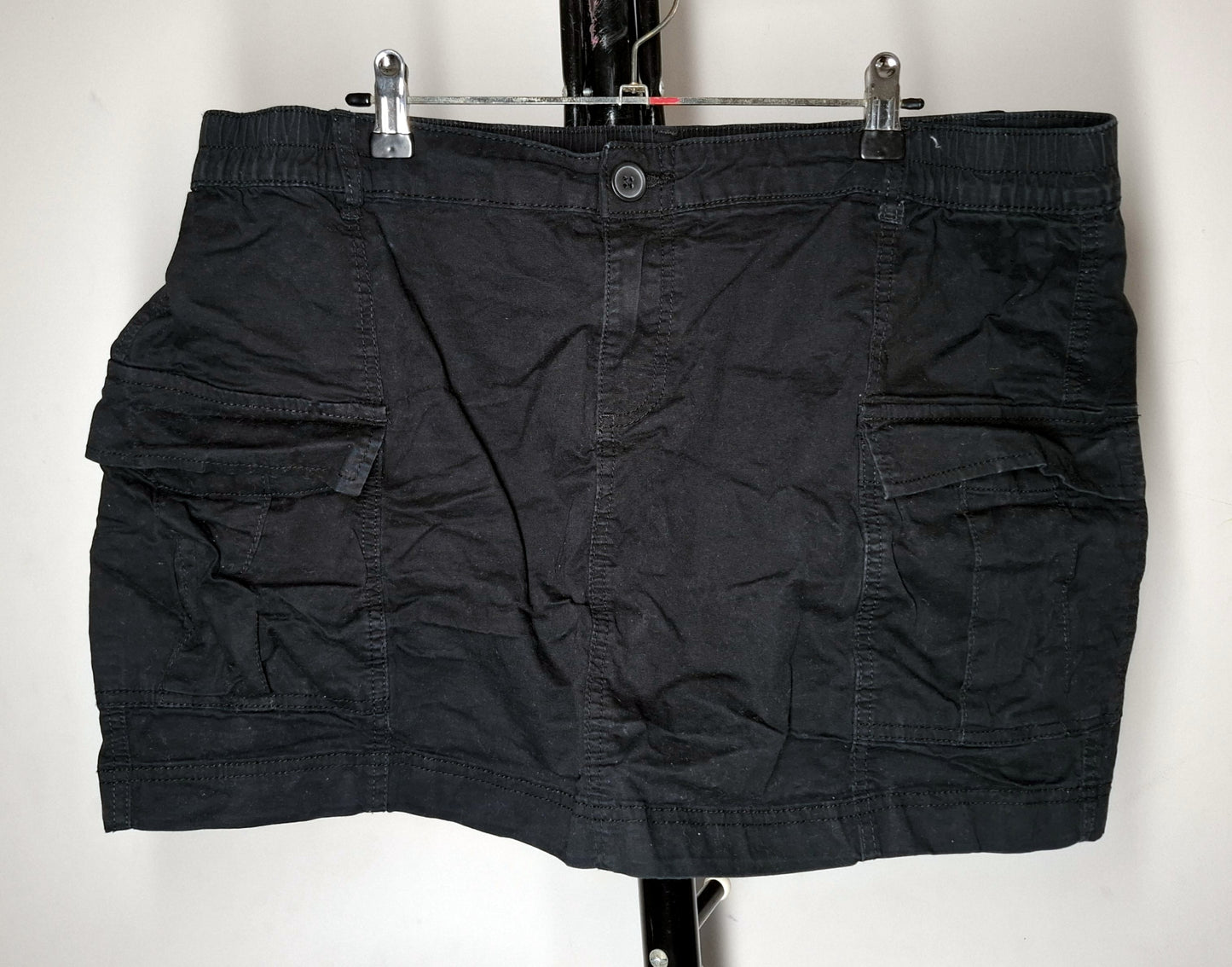 Size 18 - Black Stretchy Elastic Waist Back Skirt With Pockets