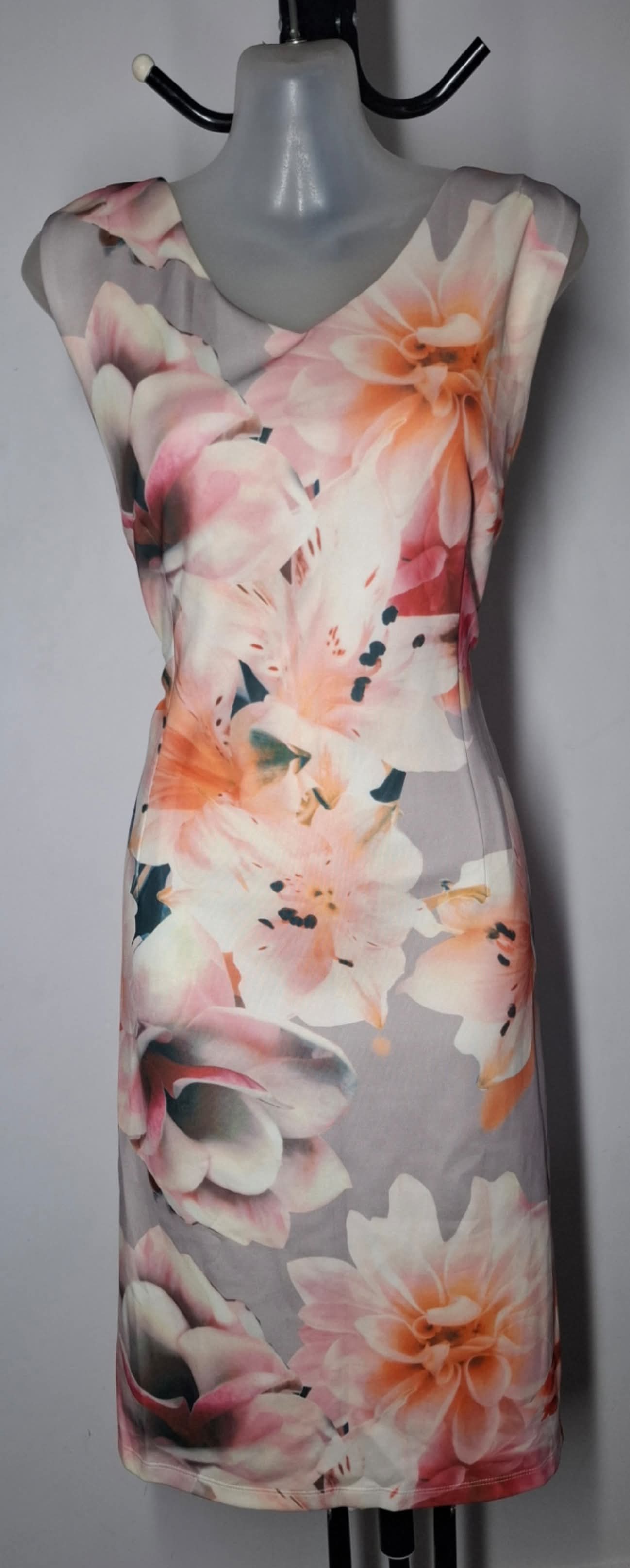 Size 14 - Liz Jordan Floral Dress
