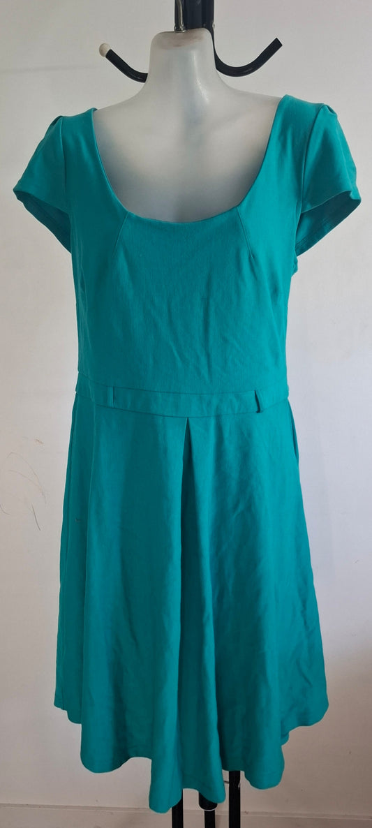 City Chic XS - Cap Sleeve Skater Fit & Flare Dress