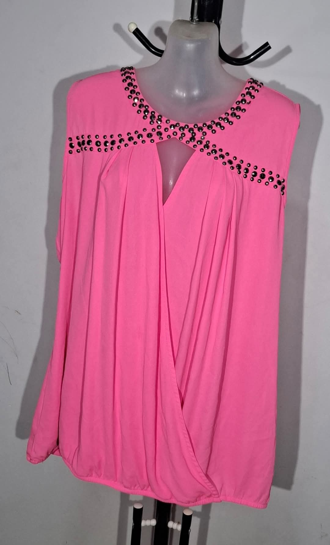 City Chic Medium - Hot Pink Studded Keyhole Faux Wrap Top
