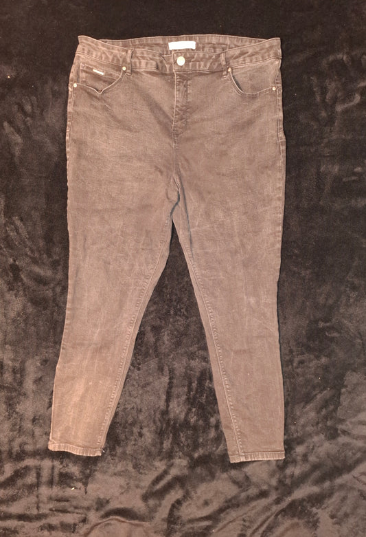 Size 20 - Black Denim Skinny Jeans With Pockets