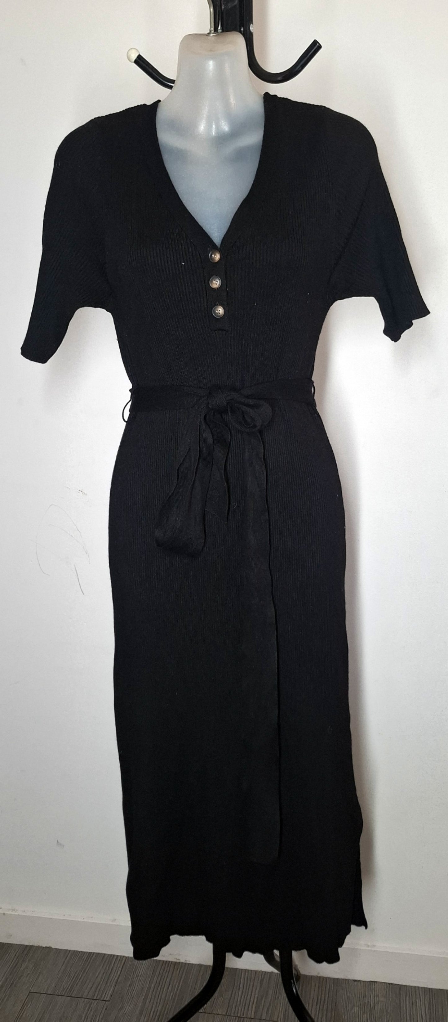 Size 14 - Black Stretchy Dress With Tie