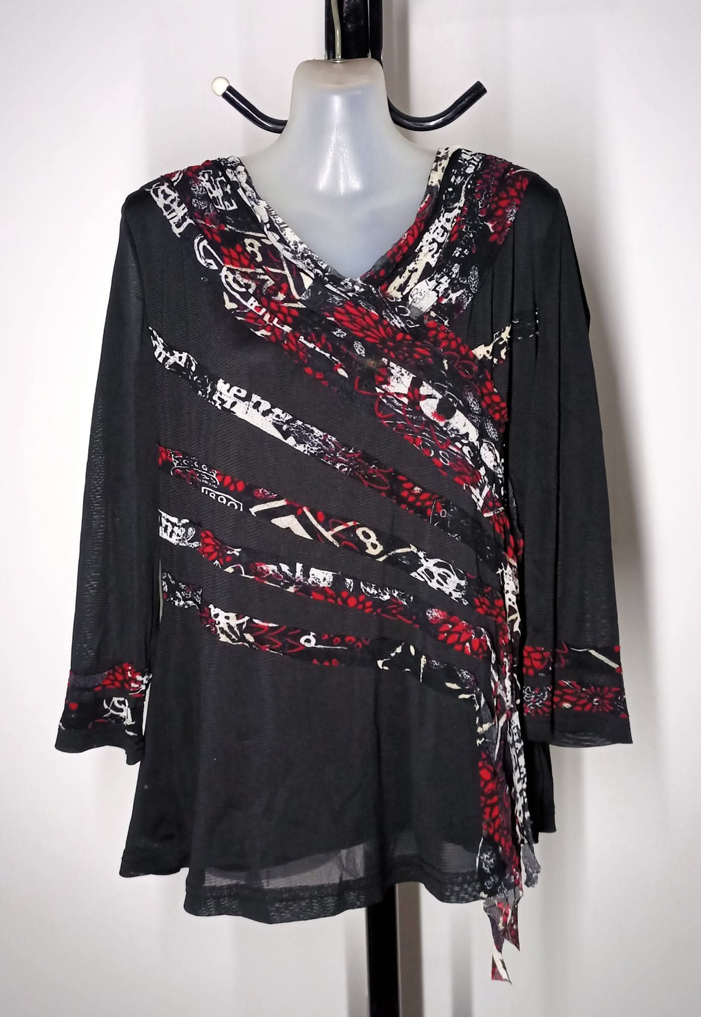 Size 18 - Black Soft Stretchy Top With Sleeves