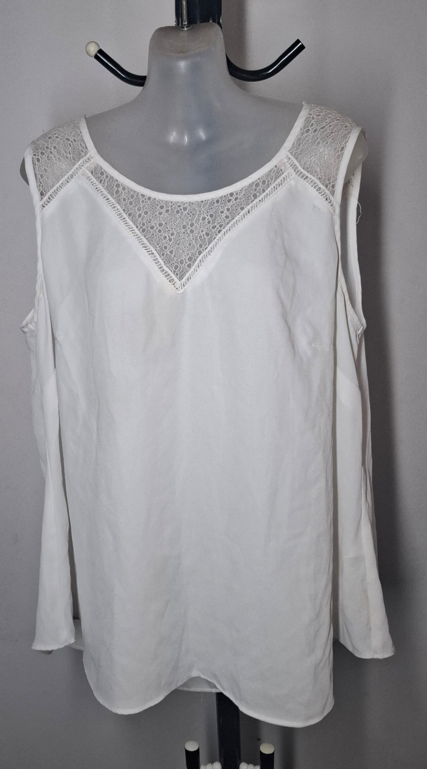 City Chic Small - White Lace Top