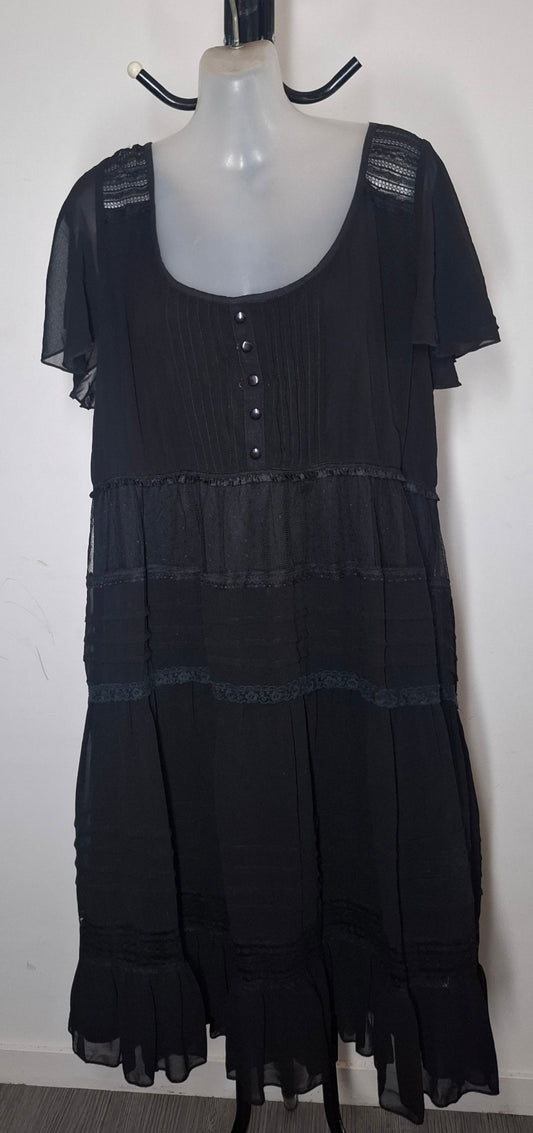 City Chic Medium - Black Tiered Lace Dress